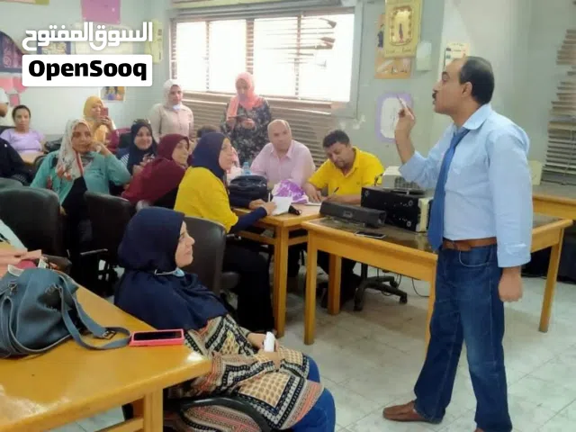 An Expert instructor of English