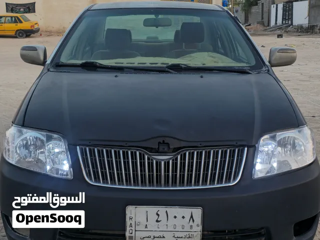 السيارة نضيفة من الداخل فقط عوزها صبغ من الخارج بيها قطع مبدلة لونهن اسود لازم ينصبغن باقي التفاصيل