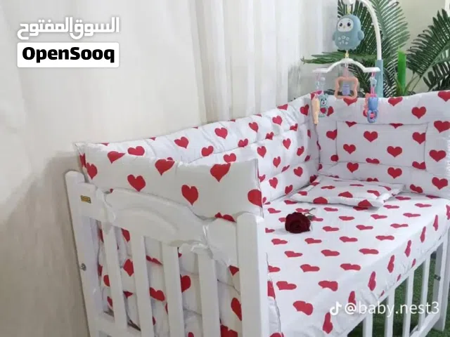 السرير الفك والتركيب الكلاسيك الخشب زان احمر 3مستويات وبينضم للسرير الأم