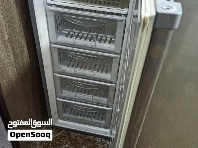 فريزر من الماركة العالميهDAEWOO حبتين 2 استعمال منزلي شبه الوكاله استعمال خفيف عدة اشهر