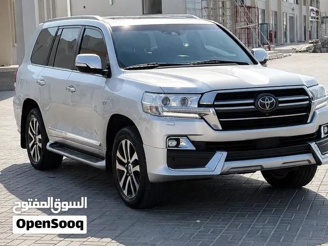 Used Toyota Land Cruiser in Muscat