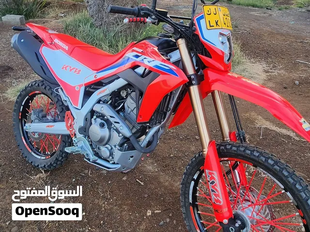 للبيع هوندا CRF 250 RL موديل 2024، بحالة ممتازة وشبه جديدة.