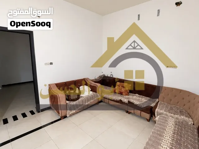 شقة سكنية حديثة للايجار في منطقة الجنينة طابق اول درج معزول