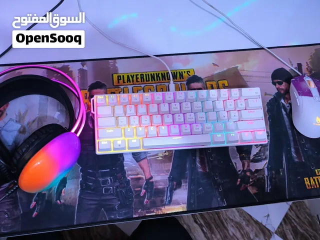 كيبورد ماوس سماعه ماوس باد  ميتخدم شي قليل سبب البيع غير متفرق لل pc شي كلش مرتب ارجيبي