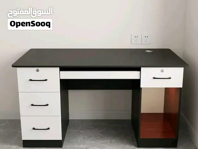 مكتب عصري حديث