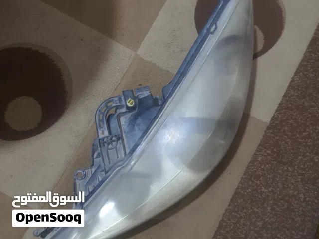 ضوء بيجو 207 يسار بحاجة الى بوليش
