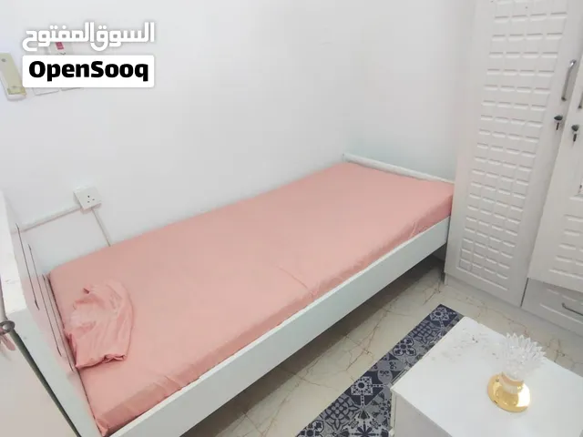 أول فيلا للسكن الفندقي للبنات فقط في عجمان*  *الموقع*: عجمان، الروضة، شارع الشيخ عمار  *المميزات*: