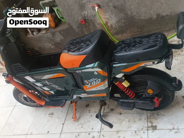 السلام وعليكم دراجه اگس 900للبيع نضيفه بطاريات 5 جديدات 32  بس بيها سكليتر عطلان السعر 350بيها مجال