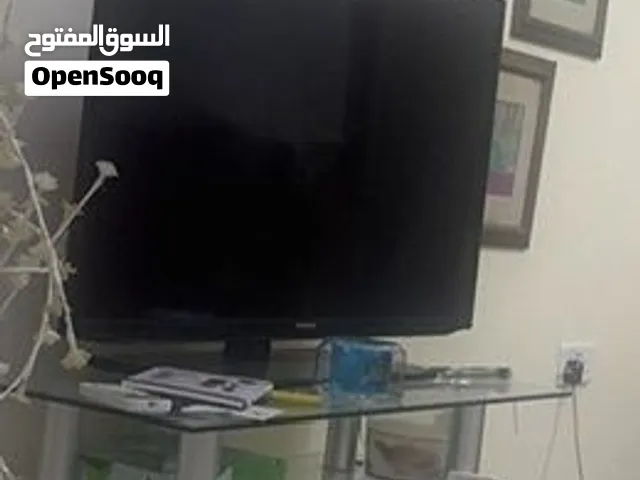 شاشة سامسونغ للبيع مع الطاولة والسيرفر