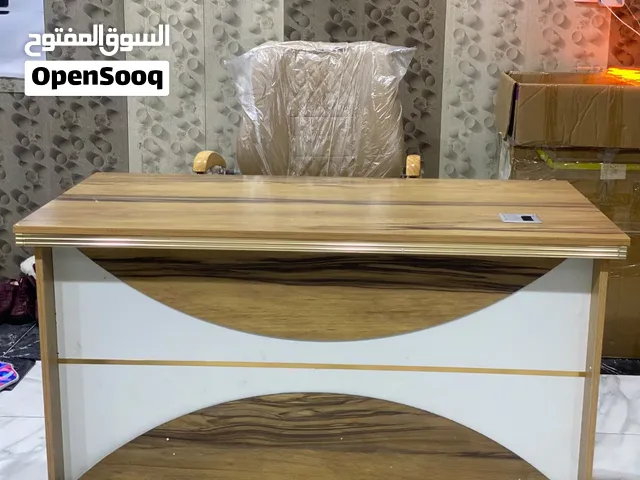 مكتب وكرسي جدد استخدام قليل