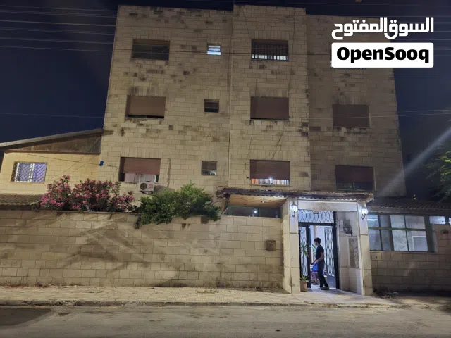 عمارة سكنية مكونة من 8 شقق بسعر مغري وقابل