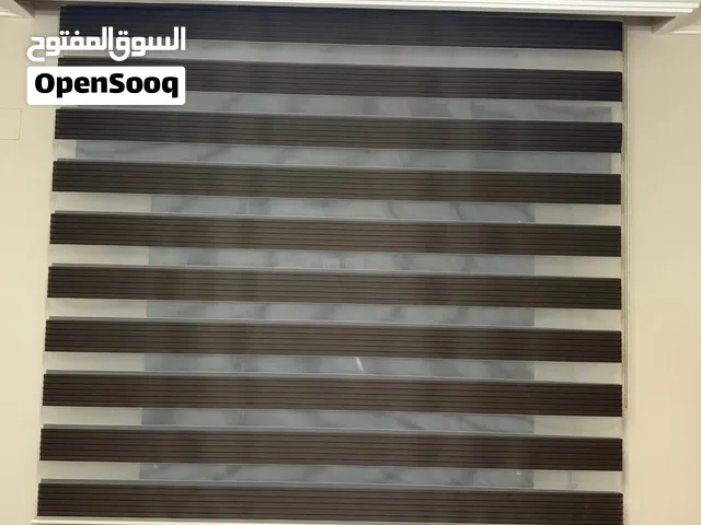 ثلاث ستائر فخمة مع السكة ب100دينار فقط