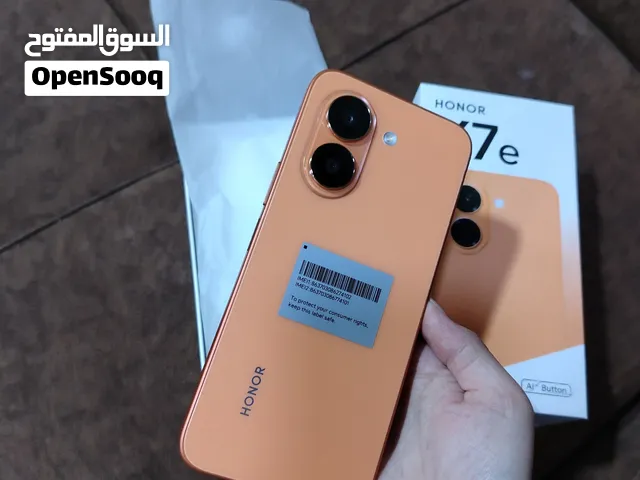 هونر  x7e الذاكره 256  بس مفتوح من الكارتون بس ما استعملته ابد
