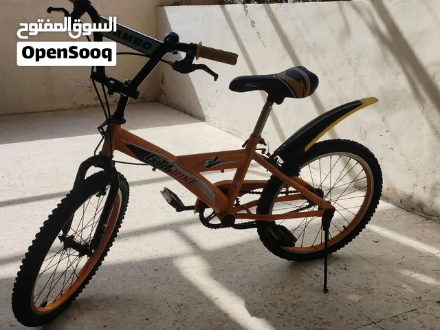 بسكليت مميز بتصميم رياضي جذاب ونظيف جدا