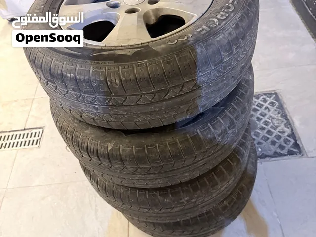 إطار سيارة مع ديسكو كيافي حالة جيدة استعمال خفيف