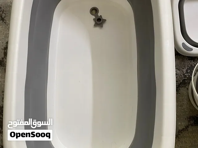 حوض السباحه للأطفال مع ملحقاته بالكامل نظيف مستخدم شهر فقط