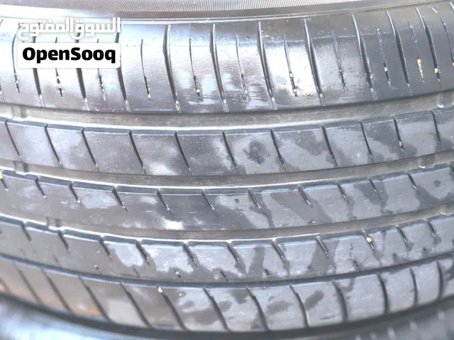 للبيع بحالة ممتازة جداااا 4 كاوتش  NEXEN  بسعر مميز جداا 2000ج صناعة تشيكي اصلي    235/155/R18  2