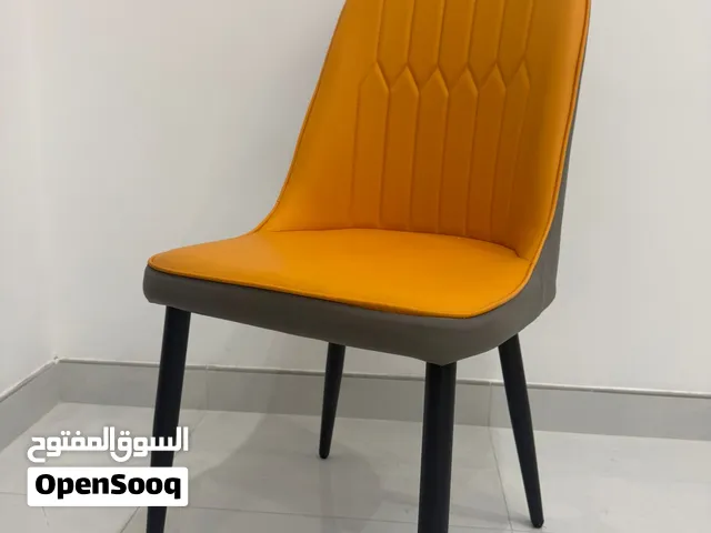 للبيع كراسي طاولة طعام العدد 6