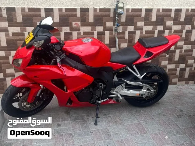 دراجة Honda 1000 سيسي