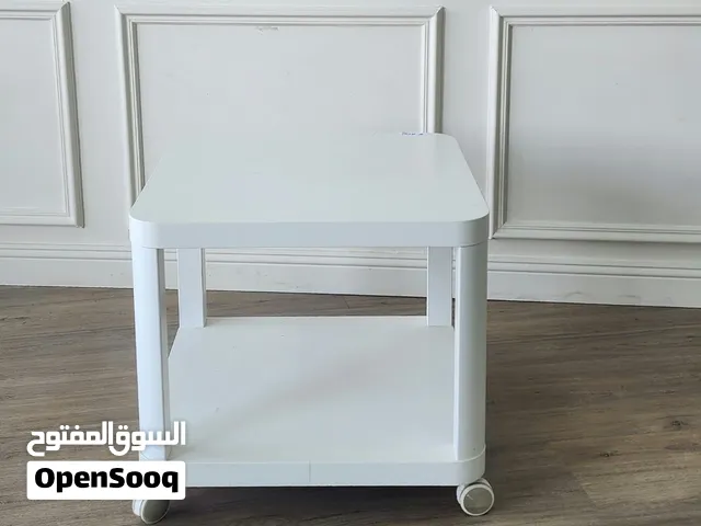 طاولة متحركة