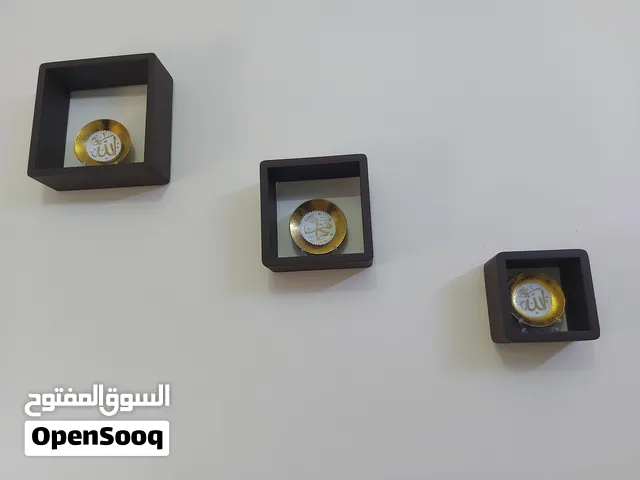3 ثلاثه ارفف ديكور حائط جدار مع الاكسسوارات من ايكيا جديد