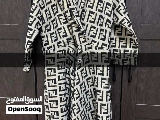 للبيع ملابس