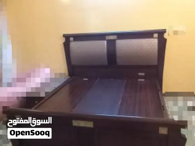 سرير للبيع