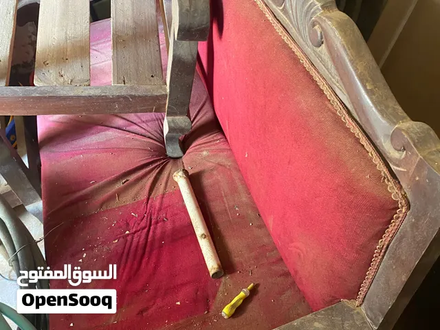 طقم جلوس خشب للبيع(4 كراسي و كنبة) بحالة ممتازة