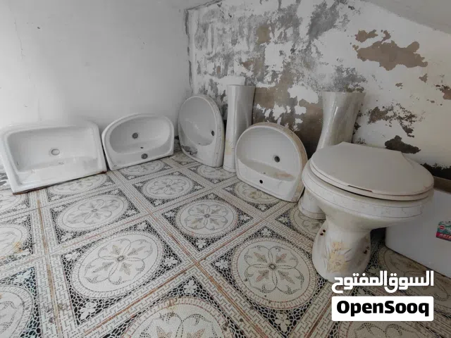 طقم حمام عدد 2 مقاعد فرنجي ومغاسل عمودي
