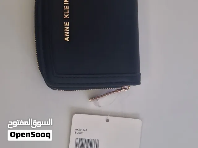 محفظه براند أمريكيه لون أسود فاخر بنصف السعر