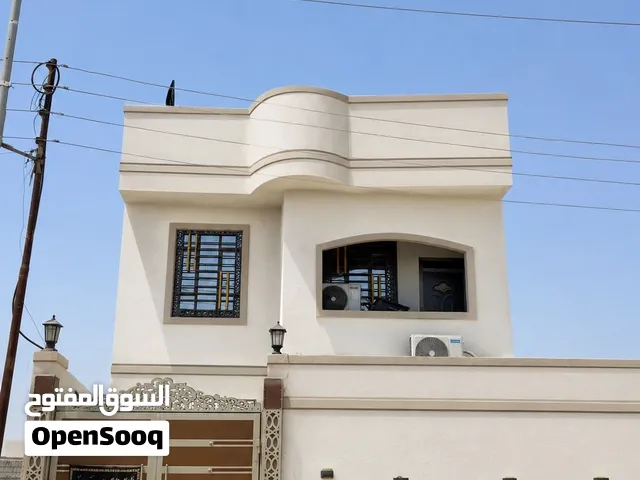 صباغ جدران وشبابيك وسحب معجون وستن