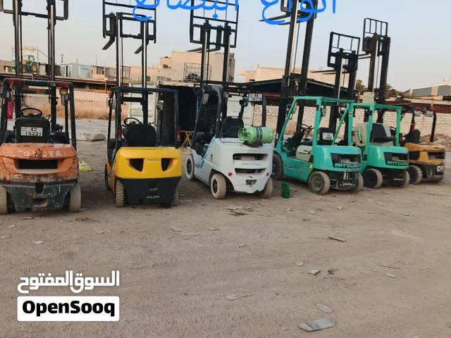 بيع تاجير رافعات شوكيه مع ونشات سطحه تحميل وتنزيل جميع انواع البضائع نقل بضاعه تنزيل جميع انواع