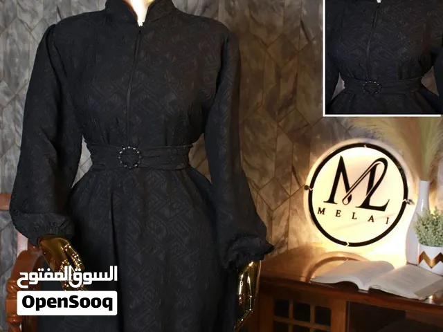 فستان نسائي   خامة ستارة من اجود انواع الاقمشة سواد فاحم
