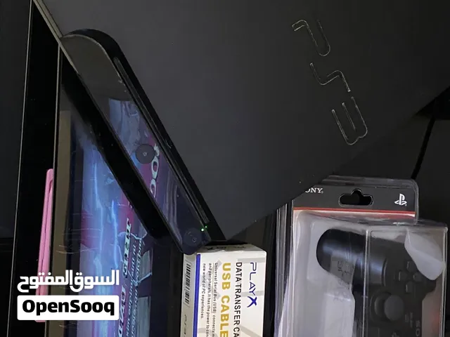 بلاستيشن 3 بحالة ممتازة مع دراع و شاحن جديدان مع العاب كثيره مخزنه فيه
