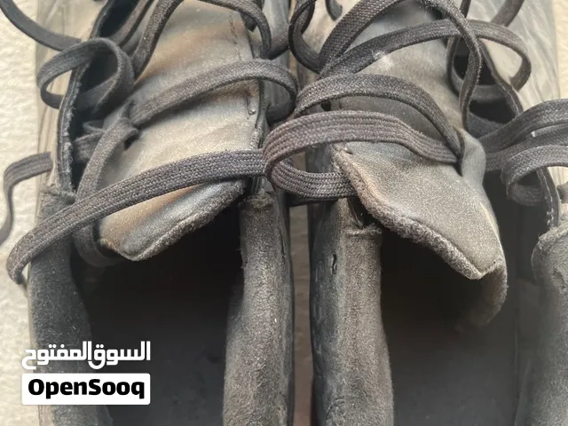 جوتي مستعمل مقاس42