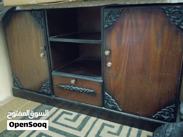 طاولة تلفزيون