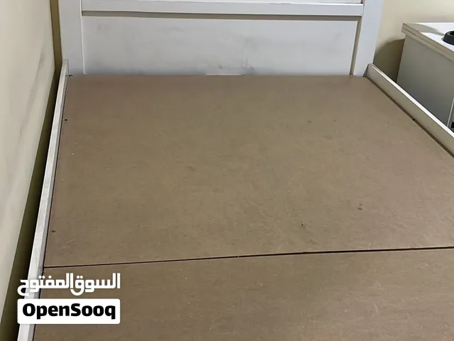 غرفة نوم كامله دولاب ملابس و تسريحه وكومدينه سرير نفر ونص