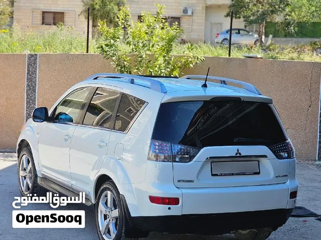 متسوبيشي اوتلاندر يد اولى 6+1 دهان الشركة بودي نظيف نظيف ولا دقة شاكوش