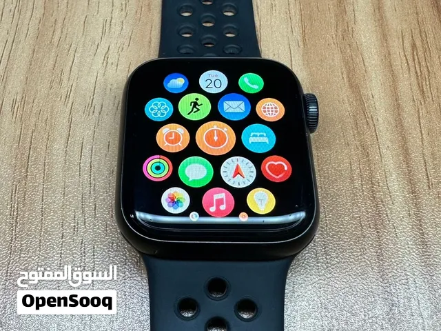 ساعة ابل اصدار 6 ( 40mm ) - بحالة ممتازة وبطارية 98%
