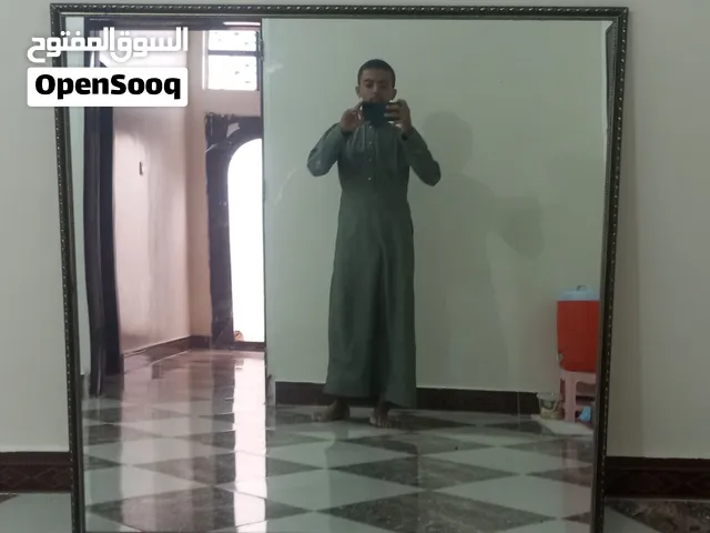 متوفر مراية كبيرة السعر 25000 ريال يمني