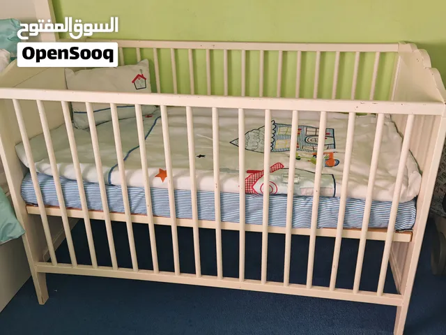 أغراض بيبي من ايكيا تخت بيبي و شمسية و برادي و شوزات بيبي و حمالة العاب و حمالة أغراض بيبي توضع على