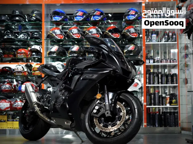 Yamaha R1 Model 2022