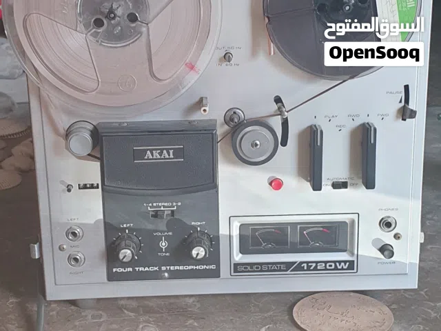 مشغل شرائط بكر AKAI يابني قديم تحفة #فريم وغطاء من الخشب  --ويوجد عفش شقة كامل للبيع غرف نوم وسفرة