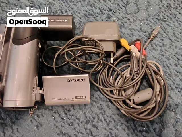 كاميرا سامسونج بحال الوكاله تصوير فيديو وتعمل على dvd مع كل اغراضها شغالة 100٪ بمساحه تخزين ممتازة