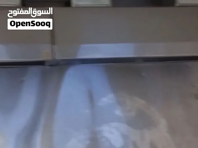 هود مطبخ مستعمل قليل مع المفرغات بحالة ممتازة