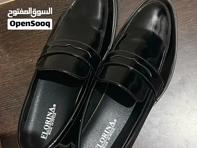 جزمة جلد لماع من فلورينا