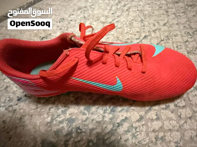 جوتي Nike استعمال نضيف