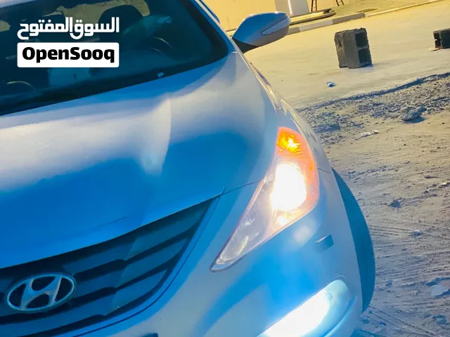 سائق خاص بسيارتي – مشاوير داخل وخارج طرابلس – أسعار مناسبة – متوفر يوميًا