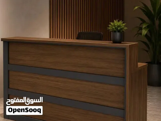 مكاتب استقبال.. كنبات انتظار. صالونات