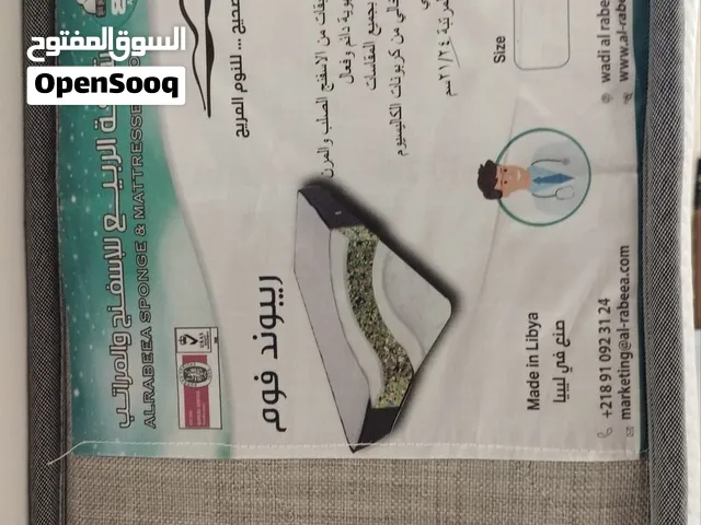 فراش سرير زوجي الربيع مقاس 200×180 استعمال خفيف نظيف اسفنج 3 طبقات